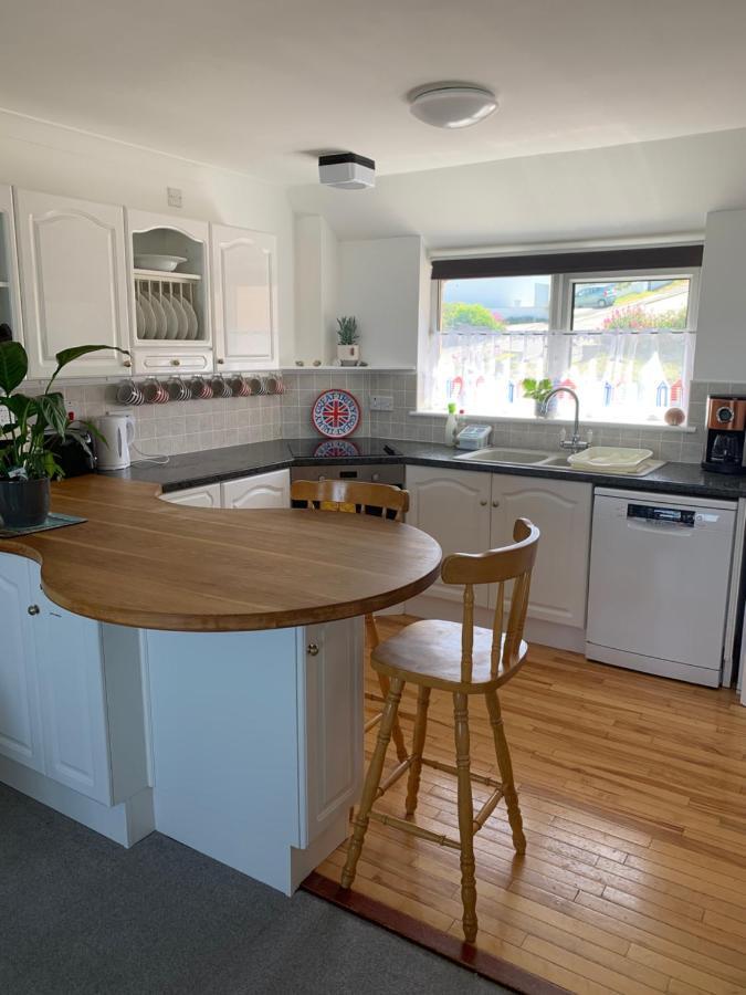 Two Bed Flat With Stunning Views Over Fistral Bay! Apartment