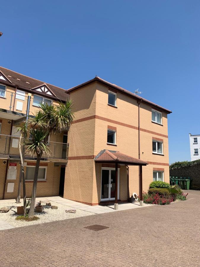 Apartment Two Bed Flat With Stunning Views Over Fistral Bay! Newquay (Cornwall)
